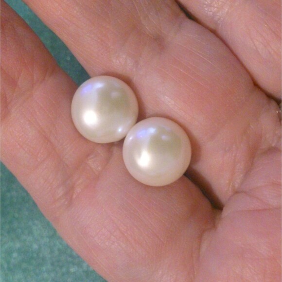 White Freshwater Button Pearl Stud Pierced Earrings - Picture 4 of 4